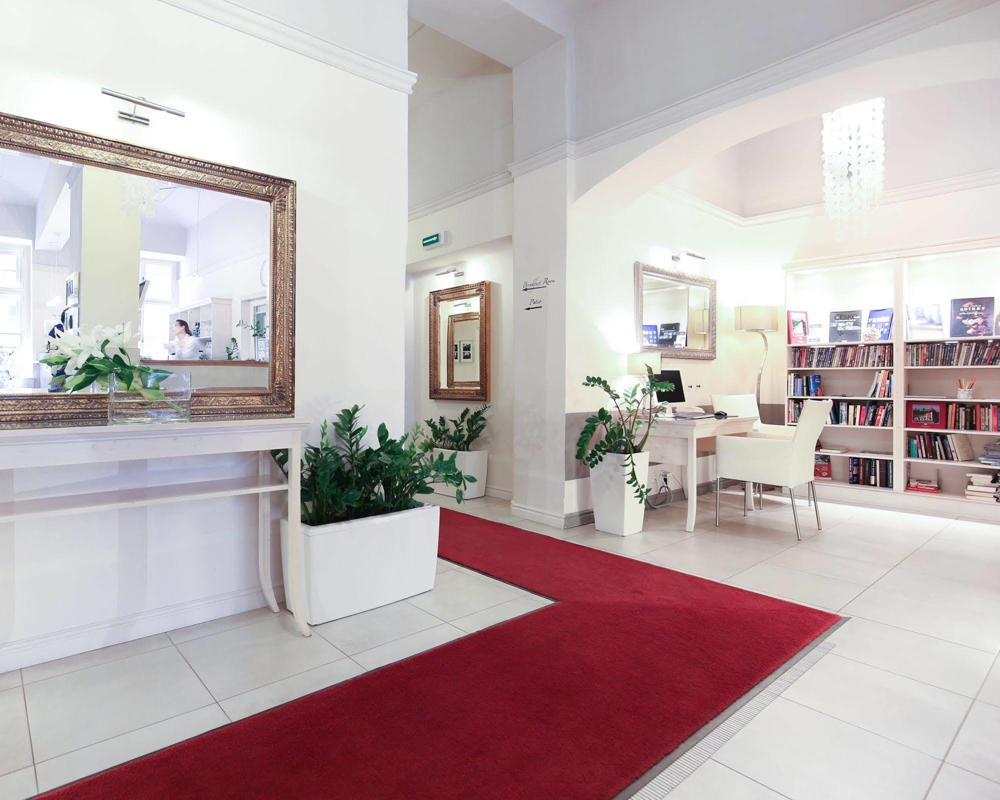 โรงแรมยูนิทัส ปราก ภายนอก รูปภาพ